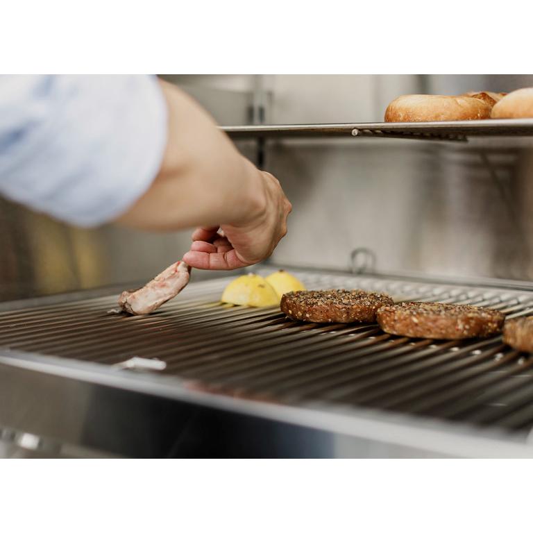 Crown Verity MCB Series Mobile Gas Grill PKG CV-MCB-30PKG-NG IMAGE 4