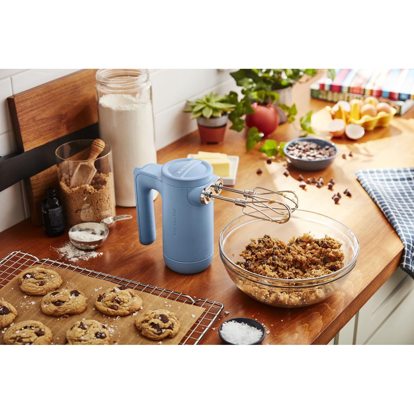 KitchenAid Hand Mixer with Soft Start™ KHMB732VB IMAGE 4
